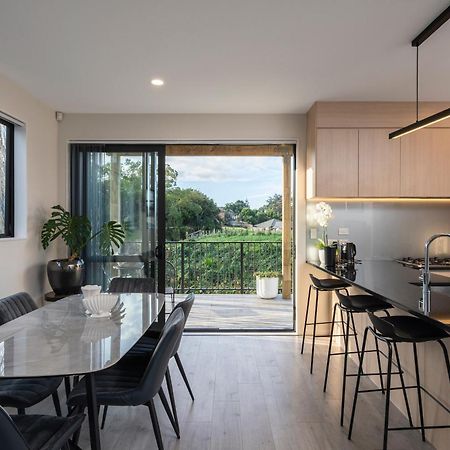Modern Immaculate Residence In Mount Wellington Auckland Exterior foto